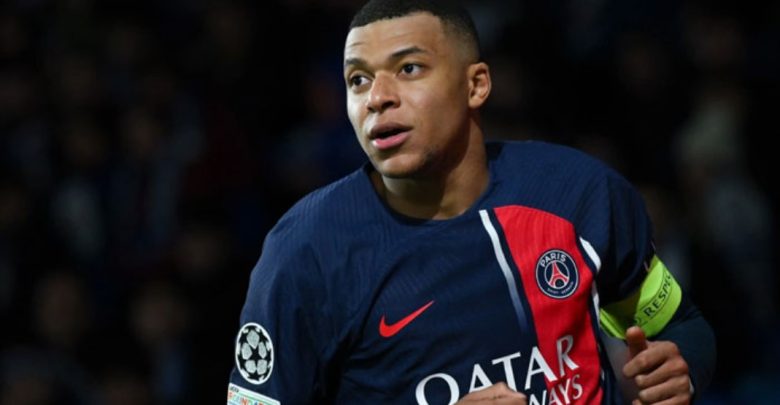 পিএসজি ছাড়ার ঘোষণা দিলেন এমবাপ্পে